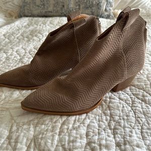 Dingo suede boots, Women’s size 10M